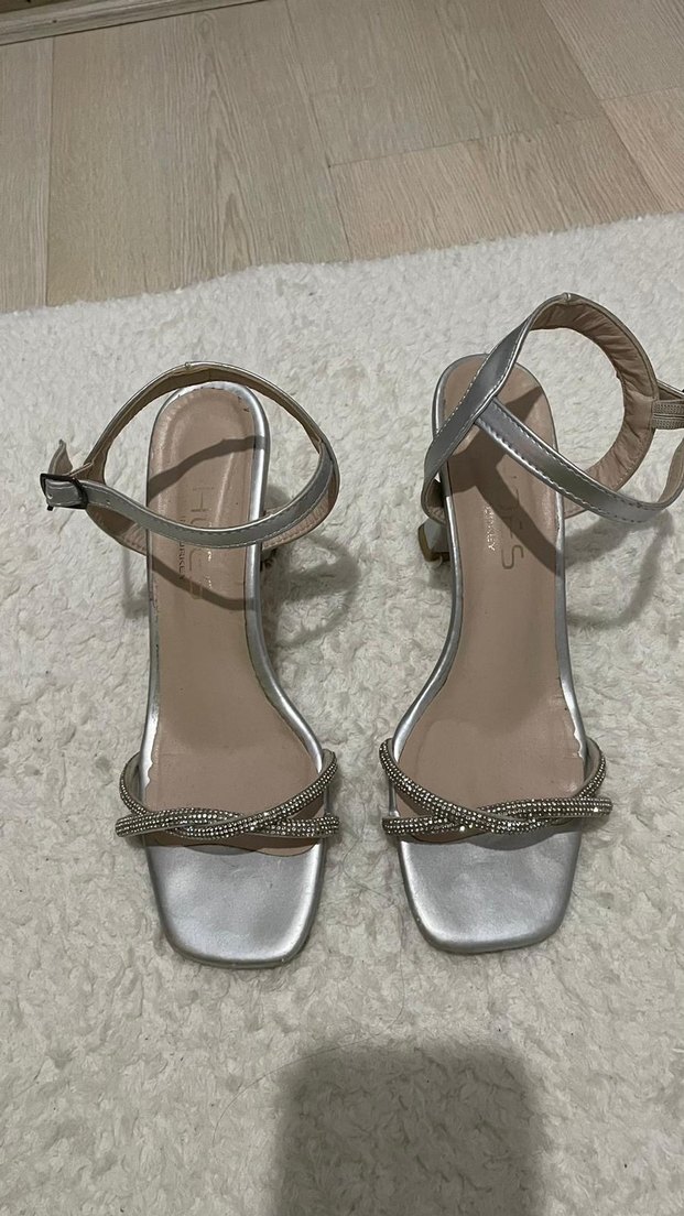 Gri Metal Tokalı Abiye Ayakkabı - Görsel 2