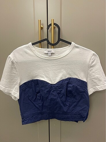 Twist tshirt