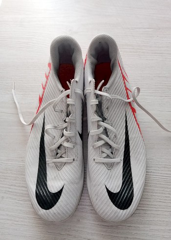 Nike Krampon Halı Saha Ayakkabı