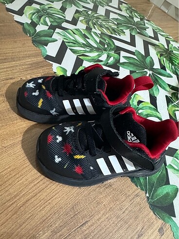 Adidas bebek spor ayakkabı