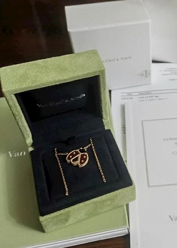 Van Cleef & Arpels Van Cleef & Arpels Uğur Böceği Kolye