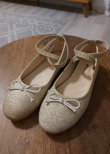 Kız Çocuk Altın Renkli Tokalı Babet Ayakkabı - Görsel 3