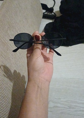 Diğer Siyah Yuvarlak Retro Güneş Gözlüğü