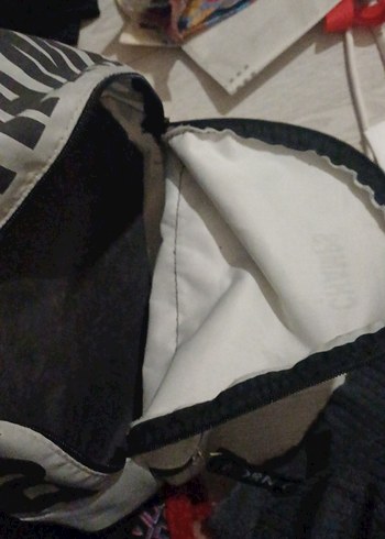 Gri Fermuarlı Kadın Sırt Çantası - Görsel 3