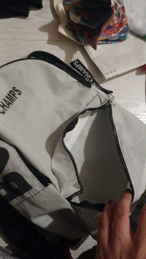 Gri Fermuarlı Kadın Sırt Çantası - Görsel 4