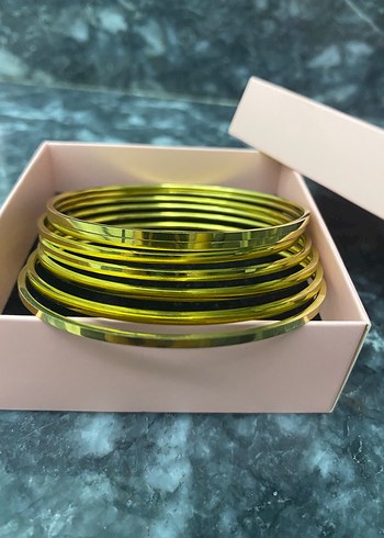 Altın Renkli Kadın Bileklik Seti ajda - Görsel 2