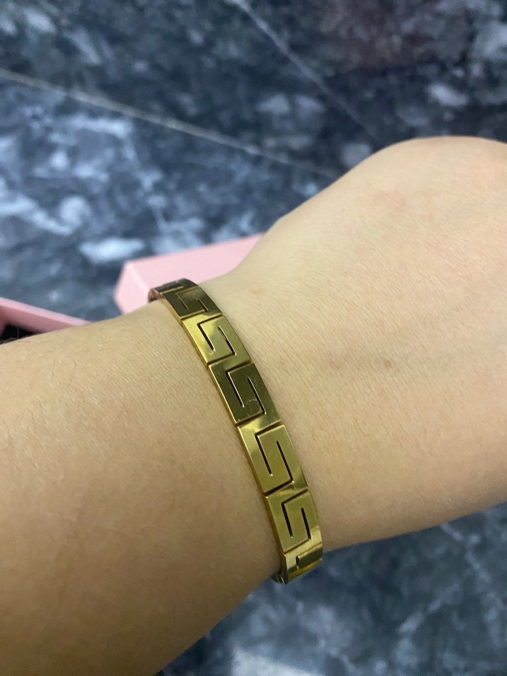 Zincir Detaylı Altın Renk Kadın Bileklik - Görsel 2