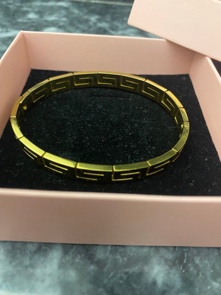 Zincir Detaylı Altın Renk Kadın Bileklik - Görsel 3