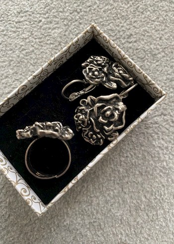 Koyu Gri Çiçek Desenli Vintage Kadın Yüzük - Görsel 2