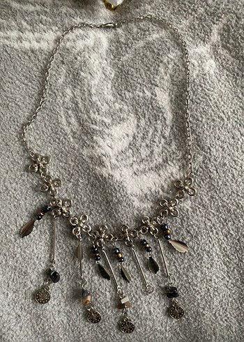 Çiçek Desenli Uzun Gri Bohem Zincir Kolye - Görsel 2