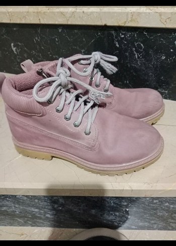 Pembe Süet Bağcıklı Kadın Bot