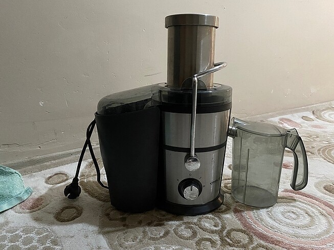 Emsan katı meyve sıkacağı