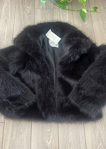 Kürk Detaylı Siyah Kadın Mont