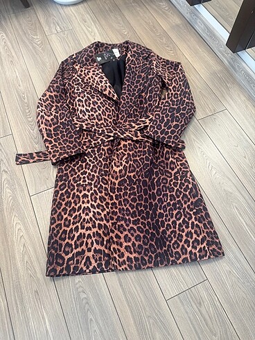 s Beden YENİ SEZON LEOPAR TRENÇ S/36