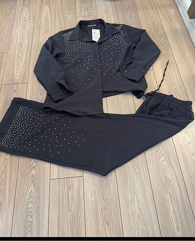 xl Beden siyah Renk YENİ SEZON TAŞLI TAKIM XL/42