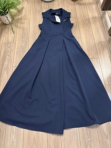 Zara YAKASI KRUVAZE KAPAMA ELBİSE S/36