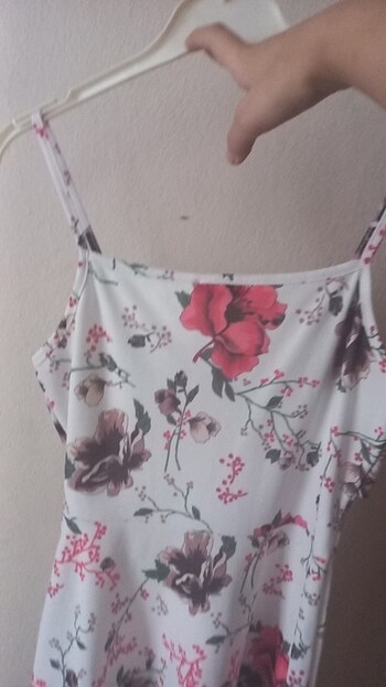 m Beden Çiçekli beyaz elbise