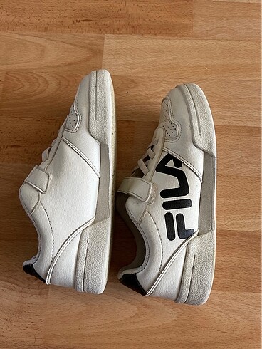 Fila Fila spor ayakkabı(32 numara)