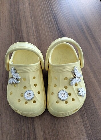 23 Beden Crocs sandalet terlik