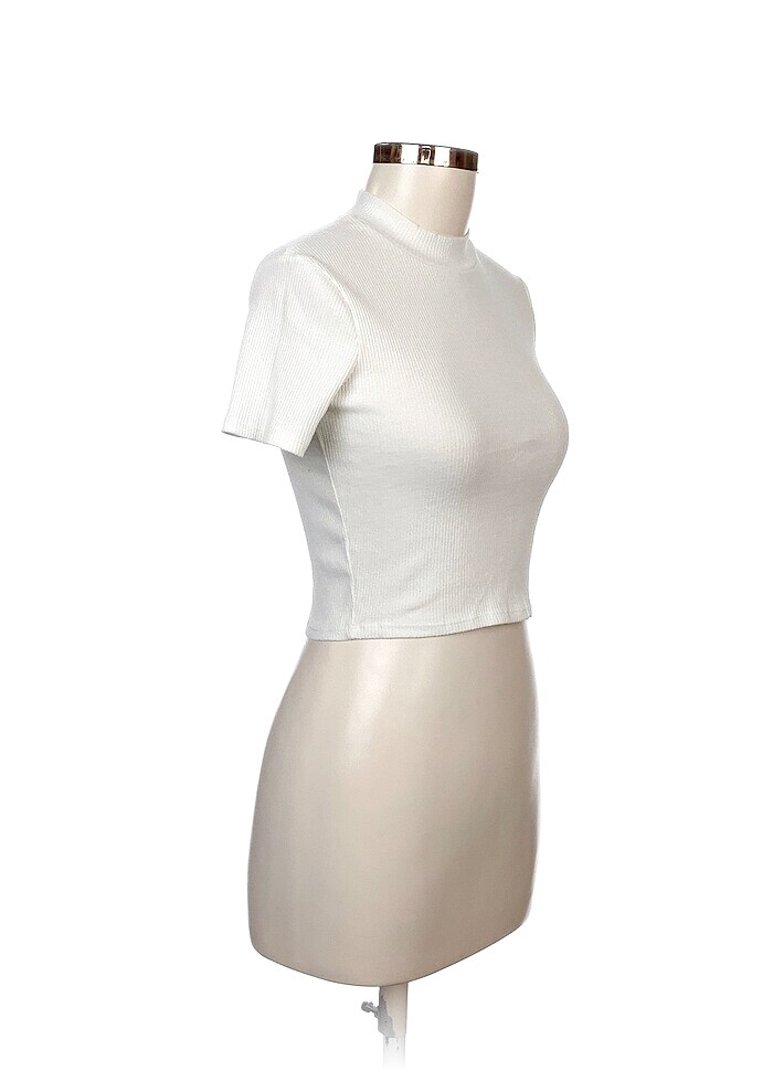 Pull and Bear T-shirt %70 İndirimli. - Görsel 2