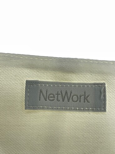42 Beden beyaz Renk Network Düz Kesim %70 İndirimli.