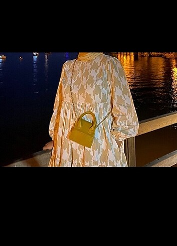 Zara Elbise 44 bedenede rahat olur genis kesimdir