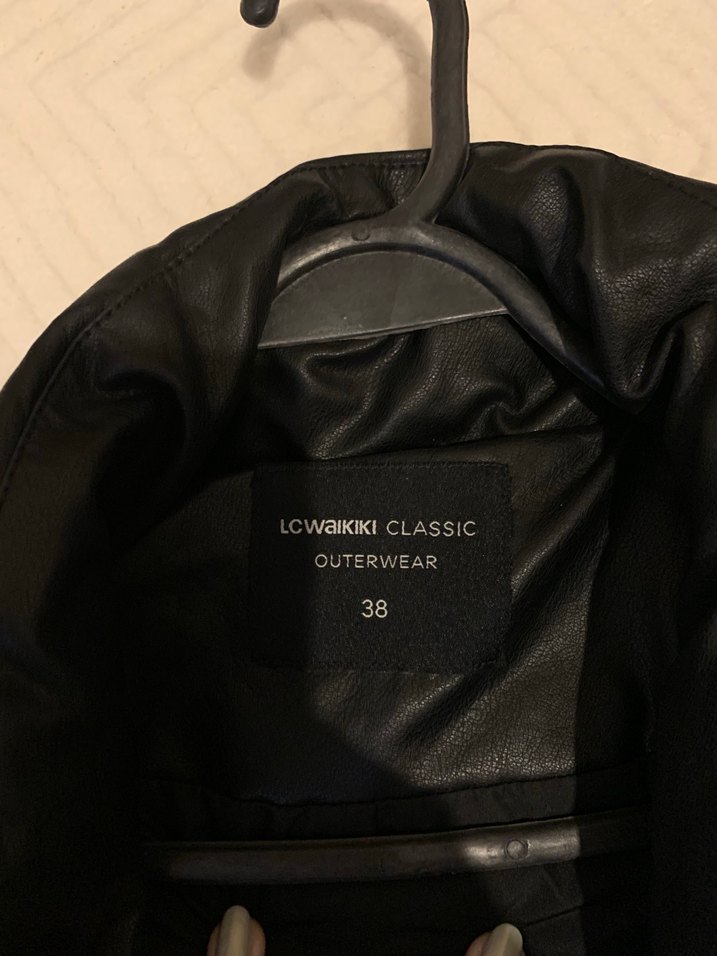 Düğmeli Siyah Deri Kadın Ceket - Görsel 3