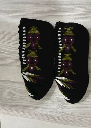 Nakışlı El Örgüsü Patik - Görsel 3