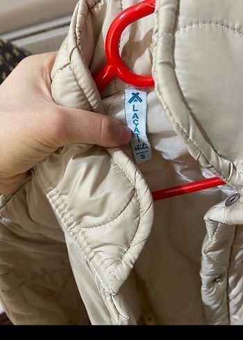 Düğmeli Beyaz Midi Kadın Kapitone Ceket - Görsel 2