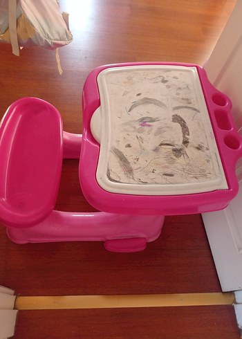 Pastel Pembe Çocuk ders sandalye masası