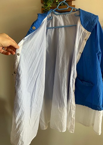 Mavi Düğmeli yağmurluk - Görsel 2