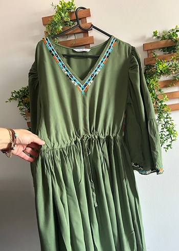 Nakış Detaylı Haki elbise - Görsel 7