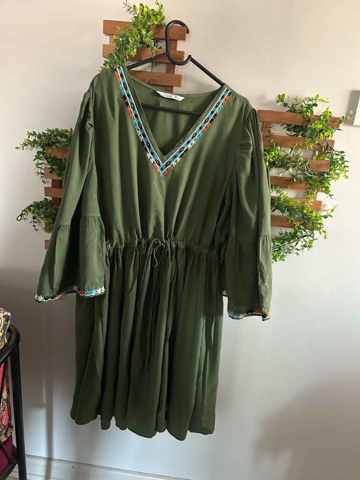 Nakış Detaylı Haki elbise - Görsel 3