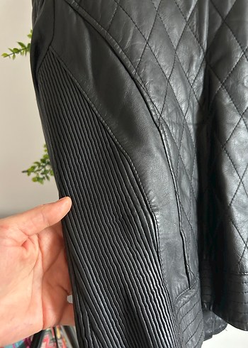 Kemer Detaylı Siyah Deri Biker Ceket - Görsel 7