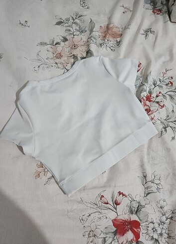 Trendyol & Milla crop tshirt