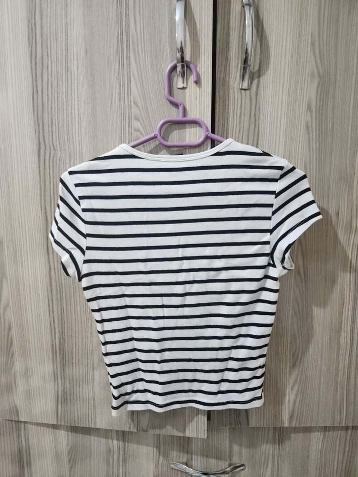 Kadın Beyaz Siyah Çizgili Kısa Kollu Tişört - Görsel 2