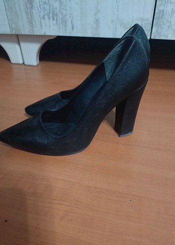 Siyah Yılan Derisi Desenli Stiletto Topuklu Ayakkabı - Görsel 2