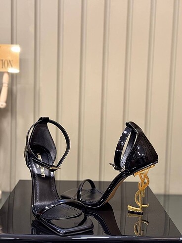 YSL Topuklu Ayakkabı