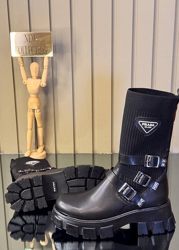 Prada Prada Siyah Deri Tokalı Kadın Bot