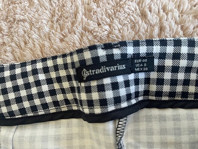 40 Beden Stradivarius kareli şort