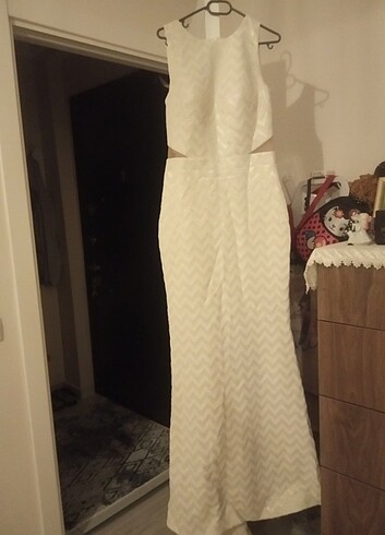 36 Beden Balık Model Krem Rengi Elbise
