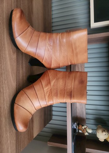 Taba Hakiki Deri Kadın Topuklu Bot - Görsel 4