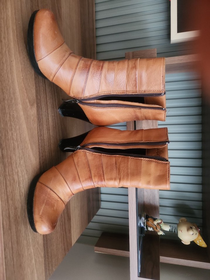 Taba Hakiki Deri Kadın Topuklu Bot - Görsel 2