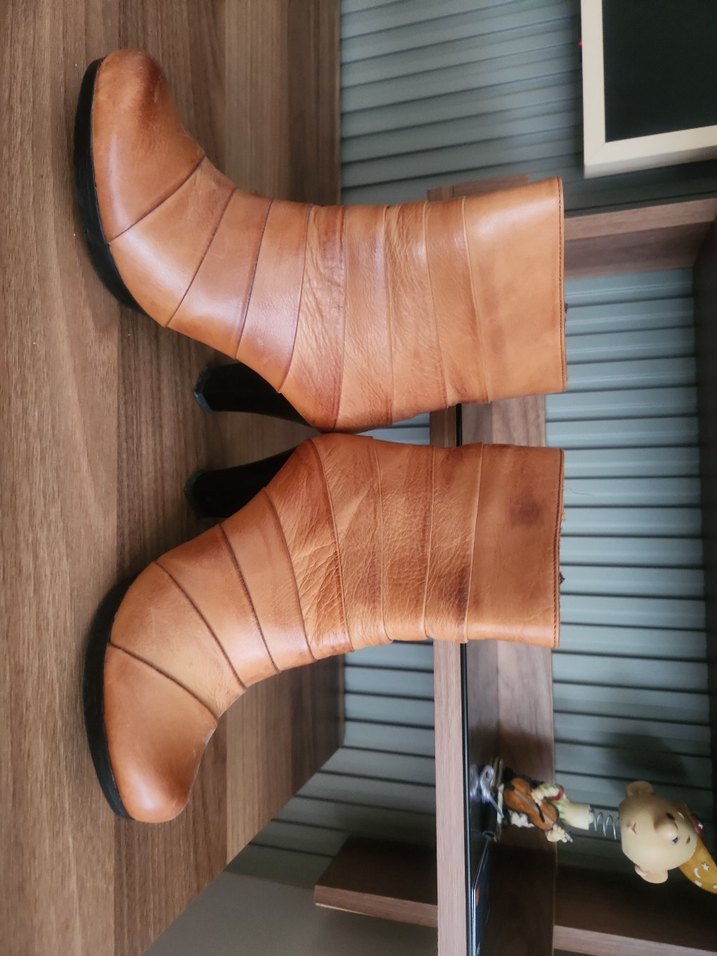 Taba Hakiki Deri Kadın Topuklu Bot - Görsel 4