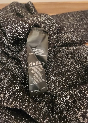 Siyah Dik Yaka Uzun Kollu Kadın Kazak - Görsel 4