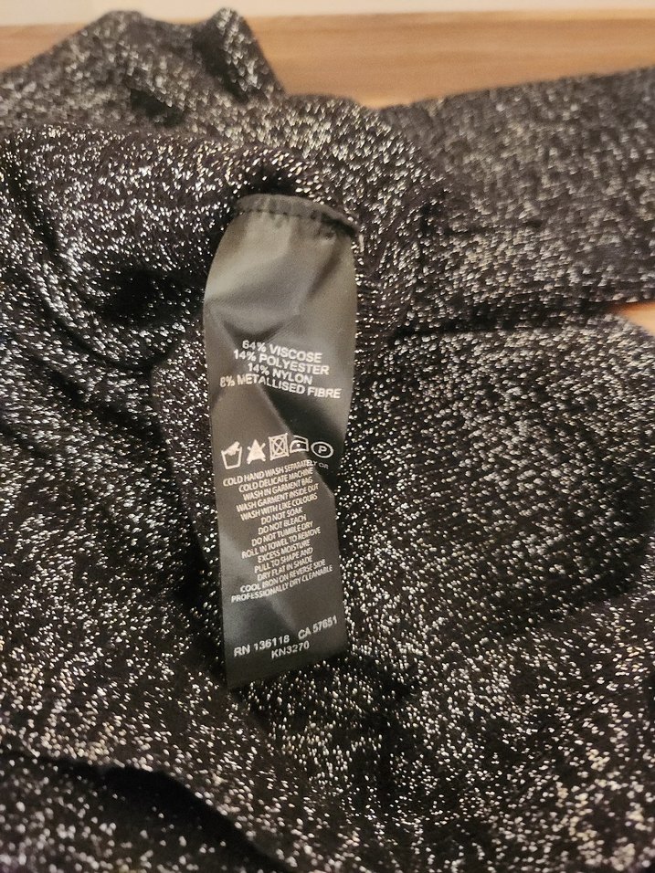 Siyah Dik Yaka Uzun Kollu Kadın Kazak - Görsel 4