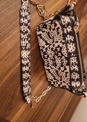 Zincir Detaylı Yılan Desenli Kahverengi Deri Çanta - Görsel 7