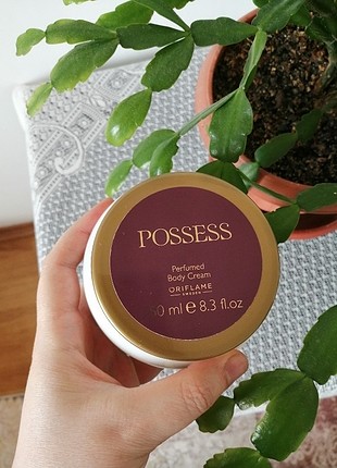 Possess perfumed body cream (losyon)