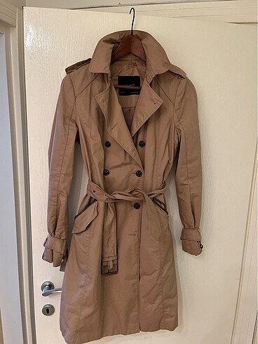 Zara trenchcoat, yeni sayilir