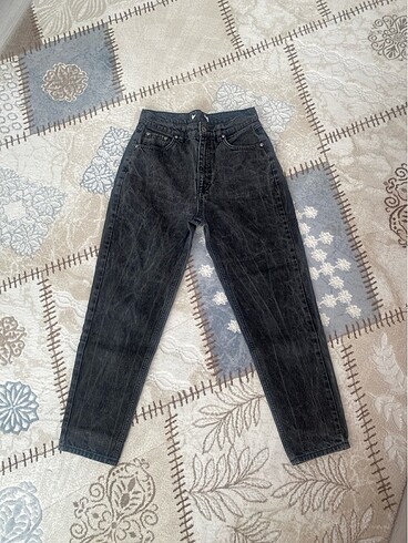 Mom Jean